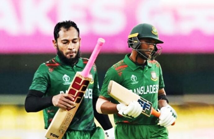 নিলামে অবিক্রিত থাকলেন মুশফিক ও মাহমুদউল্লাহ