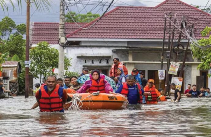 ইন্দোনেশিয়ায় বন্যা ও ভূমিধসে মৃতের সংখ্যা ৬৩১, আশ্রয়কেন্দ্রের সংখ্যা ১০ লাখ