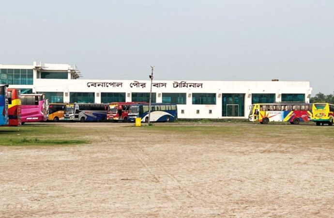 অচল ভাবনায় পড়ে থাকা ১৬ কোটি টাকার বাস টার্মিনাল