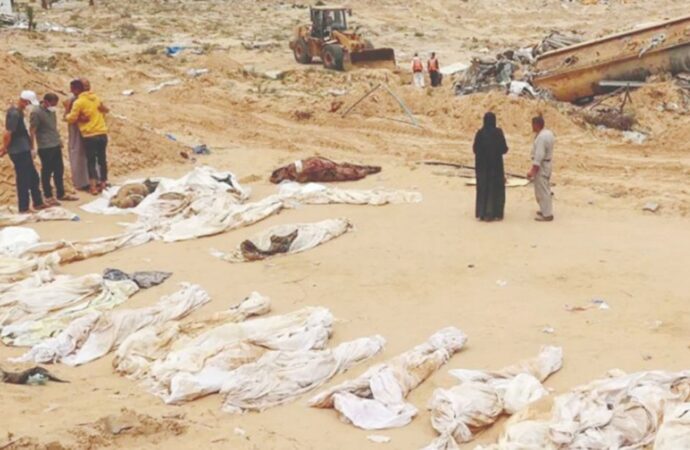 গাজায় নতুন গণকবরের সন্ধান: মানবতা ও আইনি লংঘন শুরু