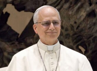 পোপ লিওর হিজবুল্লাহকে অস্ত্র ছাড়ার জন্য সংলাপের পরামর্শ