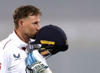 অস্ট্রেলিয়ায় রুটের প্রথম সেঞ্চুরি