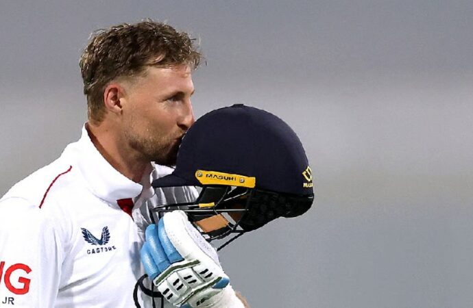 অস্ট্রেলিয়ায় রুটের প্রথম সেঞ্চুরি