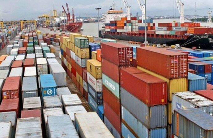 তালাবন্দী চার মাসে রপ্তানি আয়ে পতন, নভেম্বরে কমেছে ৫.৫৫ শতাংশ