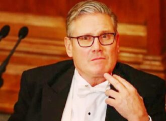 ব্রিটেনের বহুমুখী সংকটের মুখে ব্যস্ত সময়