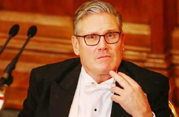 ব্রিটেনের বহুমুখী সংকটের মুখে ব্যস্ত সময়