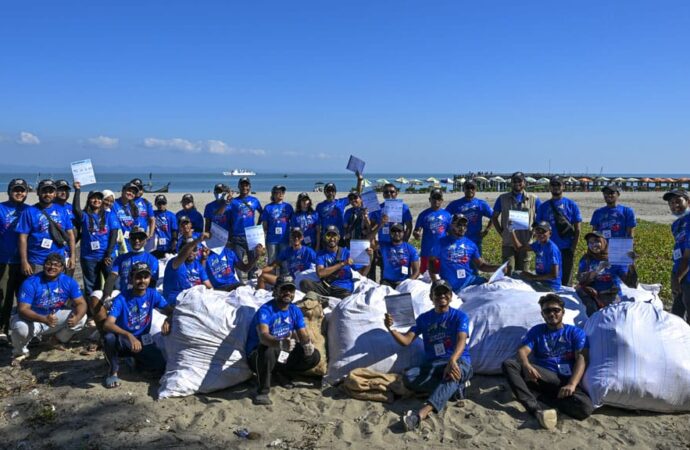 সেন্টমার্টিন থেকে ১৮৫০ কেজি প্লাস্টিক বর্জ্য অপসারণ
