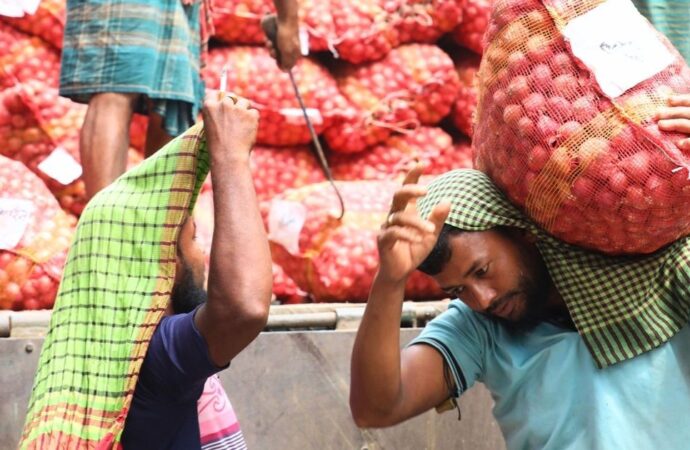 সরকারের সীমিত আকারে পেঁয়াজ আমদানির অনুমতি