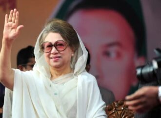 খালেদা জিয়ার এয়ার অ্যাম্বুলেন্সের ভিভিআইপি অনুমোদন সরকার ও বিমানবন্দরের