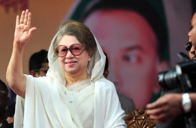 খালেদা জিয়ার এয়ার অ্যাম্বুলেন্সের ভিভিআইপি অনুমোদন সরকার ও বিমানবন্দরের