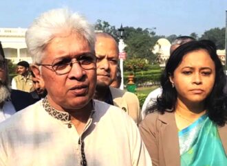 চিনি আমদানি বন্ধ, দেশের চিনি আগে বিক্রি হবে: শিল্প উপদেষ্টা