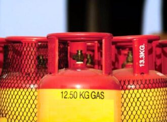 নির্ধারিত দামে এলপিজি পাওয়া যাচ্ছে না