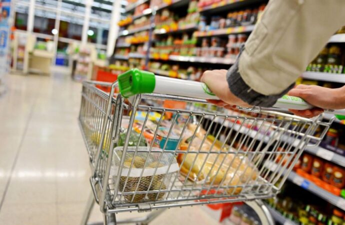 মূল্যস্ফীতি ও শুল্কের চাপ সত্ত্বেও মার্কিন কেনাকাটা ৯ শতাংশ বেড়েছে