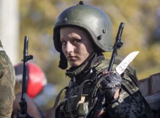 রাশিয়ার বিরুদ্ধে লড়ছেন ইউক্রেনের ৭০ হাজার নারী সেনা