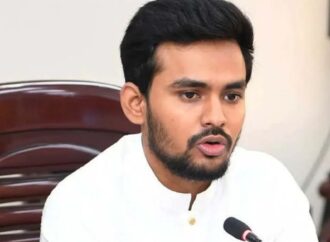 উপদেষ্টা আসিফ মাহমুদ দ্রুত জরুরি সংবাদ সম্মেলন ডাকলেন