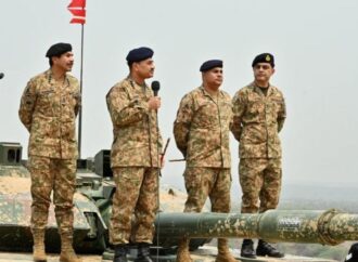 ট্রাম্পের গাজা পরিকল্পনায় পাকিস্তানের সেনাপ্রধান আসিম মুনিরের মুখোমুখি যুক্তরাষ্ট্রের চাপ