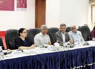 মোবাইল আমদানিতে শুল্ক কমানোর পরিকল্পনা এবং দাম হ্রাসের উদ্যোগ