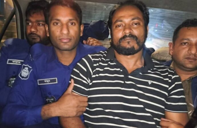 গজারিয়ার শীর্ষ সন্ত্রাসী লালু ও তার তিন সহযোগী আটক