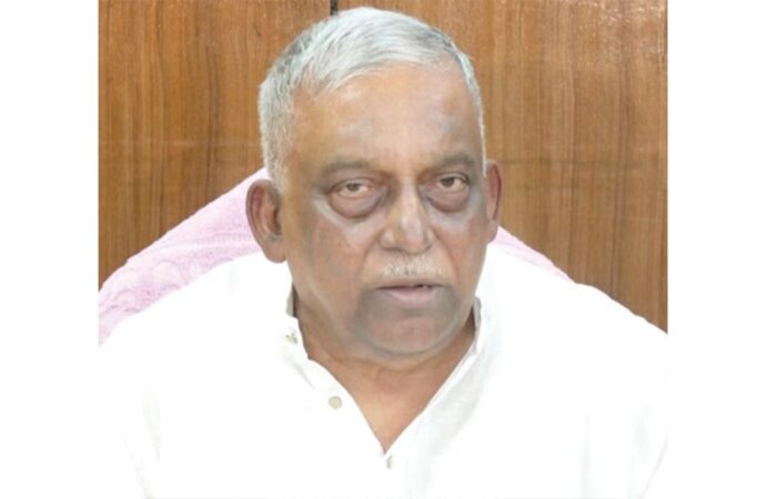 স্ত্রী-সন্তানসহ সাবেক স্বরাষ্ট্রমন্ত্রীর বিরুদ্ধে দুদকের চার্জশিট