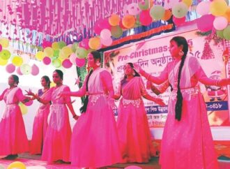 কমলগঞ্জে চা-বাগানে প্রাক-বড়দিনের আনন্দ উৎসব