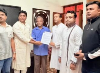 শহীদ ওসমান হাদি হত্যার বিচার ও নিরাপত্তার দাবি জানিয়ে ছাত্রদলের স্মারকলিপি