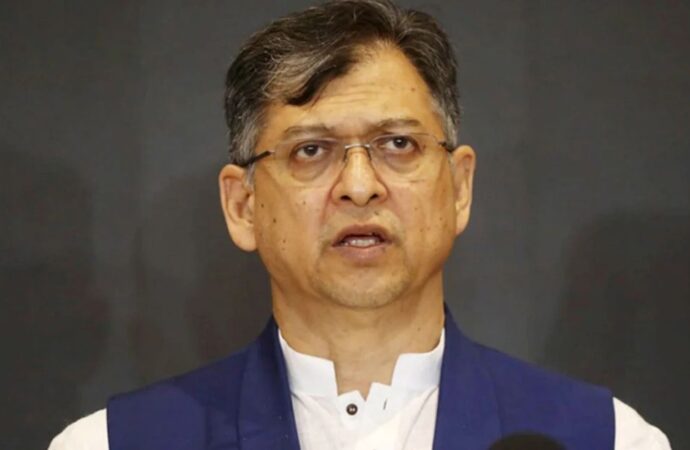 সরকারের আশু ব্যবস্থা নেয়া উচিত ছিল, সালাহউদ্দিন আহমদ বললেন