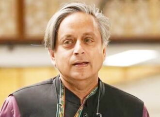 শশী থারুর বাংলাদেশের পরিস্থিতি নিয়ে মন্তব্য করলেন