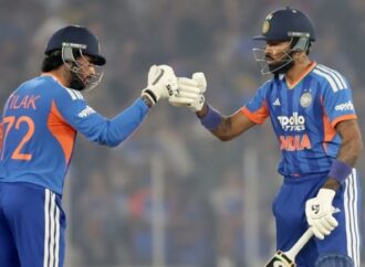 ৪৩২ রানের রোমাঞ্চকর ম্যাচে জয় ভারতের, অষ্টম সিরিজ টানা ঘরে