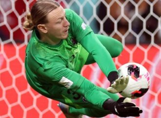 ভাঙ্গা হাত নিয়েও টাইব্রেকারে পিএসজির গোলকিপারের বীরত্ব