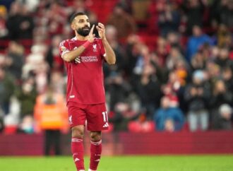 সতীর্থদের কাছে ক্ষমা চাইলেন লিভারপুল তারকা মোহাম্মদ সালাহ