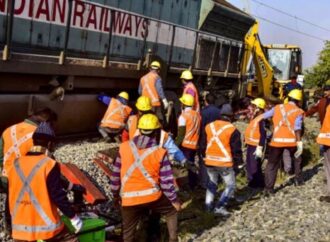 আসামে ট্রেনের ধাক্কায় ৭ হাতির মৃত্যু, লাইনচ্যুত রাজধানী এক্সপ্রেসের ৫ বগি