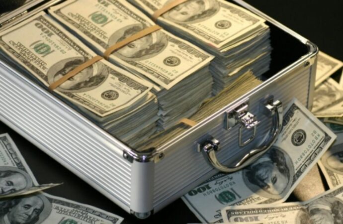 ডিসেম্বরে রেমিট্যান্স ছাড়াতে পারে তিন বিলিয়ন ডলার