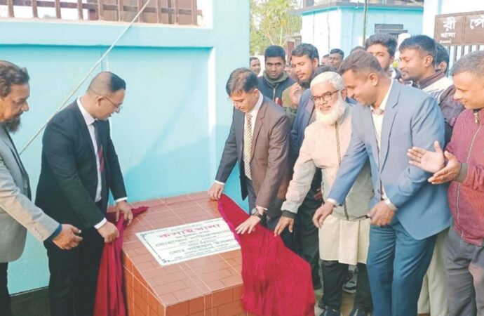 নীলফামারীর কসাইখানায় একসাথে জবাই হবে ৪০টি গরু-ছাগল