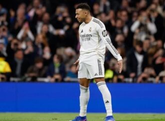 এমবাপ্পের জন্মদিনে রোনালদোর রেকর্ড ভেঙে ‘সিউউ’ উদযাপন