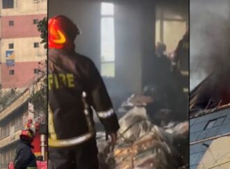 পুরান ঢাকার বাবুবাজারে হাজী টাওয়ারে আগুন, ৯ ইউনিট উদ্ধারকাজ শুরু