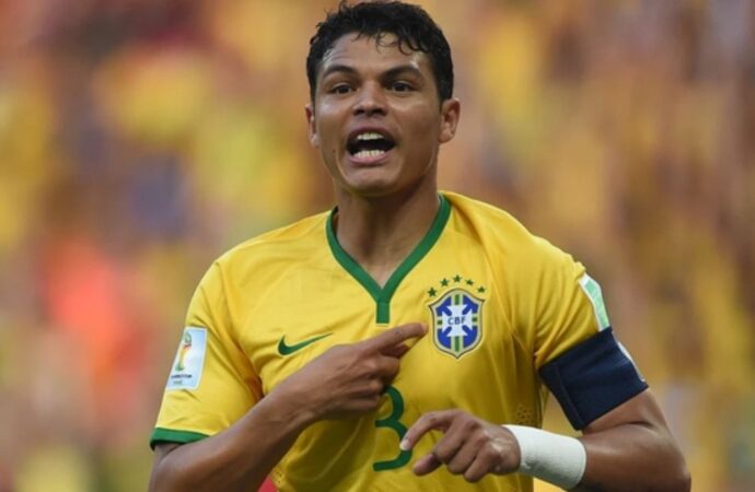 ৪১ বছর বয়সে ব্রাজিলিয়ান কিংবদন্তি থিয়াগো সিলভা আবারো পোর্তোতে ফিরলেন