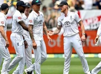 অ্যাশেজে ব্যর্থতার মাঝেই মদ্যপান বিতর্ক: ইসিবির তদন্তের মুখে ইংলিশ ক্রিকেটাররা