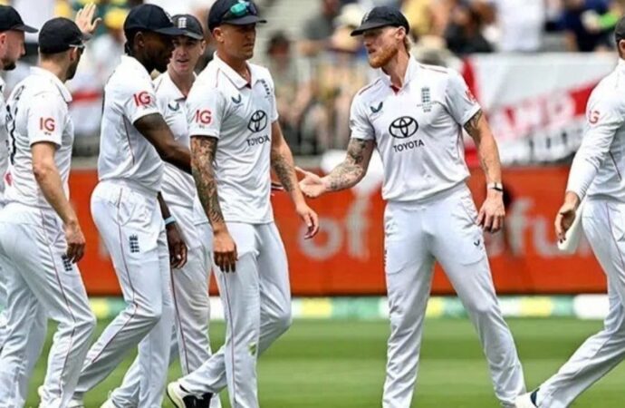 অ্যাশেজে ব্যর্থতার মাঝেই মদ্যপান বিতর্ক: ইসিবির তদন্তের মুখে ইংলিশ ক্রিকেটাররা