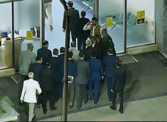 তারেক রহমান গেলেন খালেদা জিয়াকে দেখতে এভারকেয়ারে