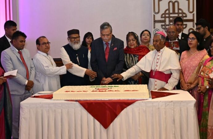 বড়দিন উপলক্ষে বঙ্গভবনে রাষ্ট্রপতির শুভেচ্ছা বিনিময়