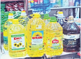 শীতের সবজিতে স্বস্তি, তবে অস্থিরতা লক্ষণীয় তেল-ডালের বাজারে