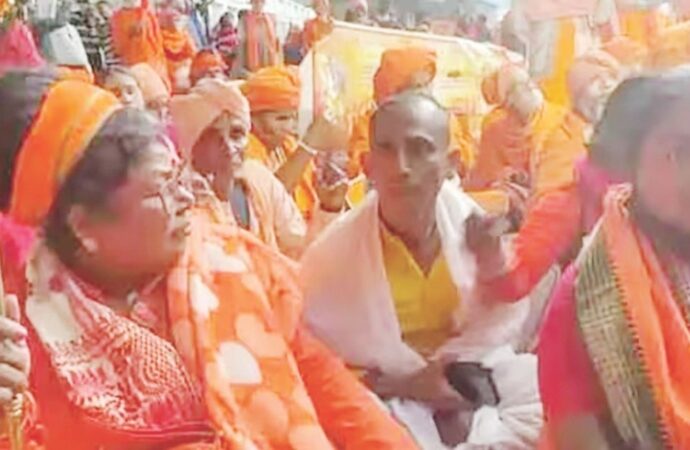 কলকাতায় ফের বাংলাদেশি উপ-দূতাবাসের সামনে বিক্ষোভ