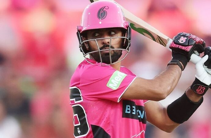 অস্ট্রেলিয়ার উন্মাদনার মধ্যে বাবর আজমের দুর্বল পারফরম্যান্স