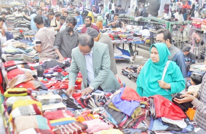 বস্ত্রকল মালিকরা আরও তিন বছর নগদ সহায়তা চায়