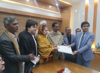 ফরিদপুরে নায়াব ইউসুফের মনোনয়নপত্র দাখিল