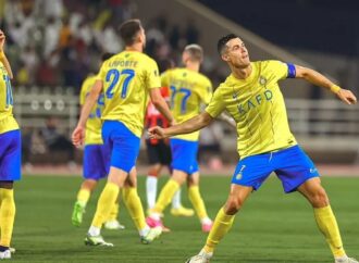 অদম্য রোনালদো টানা তিন বছর ৪০ গোলের মাইলফলক স্পর্শ