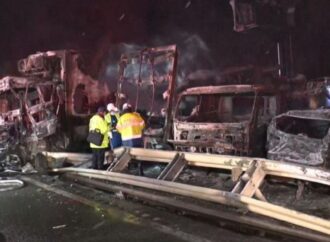 জাপানে এক্সপ্রেসওয়ে দুর্ঘটনায় ৫০টির বেশি যানবাহন ক্ষতিগ্রস্ত, নিহত ২