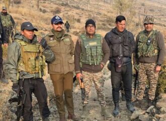 কাশ্মিরে জৈশ ই মুহাম্মদ ও হিজবুল কমান্ডারদের খোঁজে বিশাল সেনা অভিযান