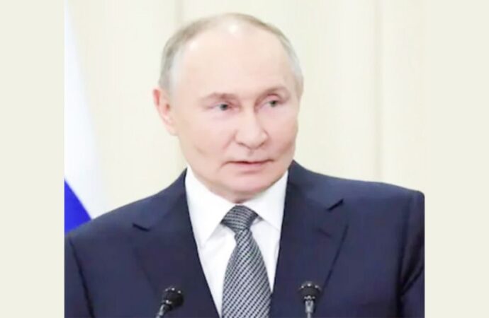 ইউক্রেন যুদ্ধের পর রাশিয়ার অস্ত্র উৎপাদন অনেক বেশি বেড়েছে, পুতিনের ঘোষণা