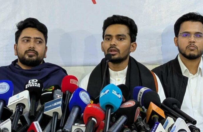 নির্বাচনে অংশগ্রহণ করবেন না আসিফ মাহমুদ: নাহিদ ইসলাম